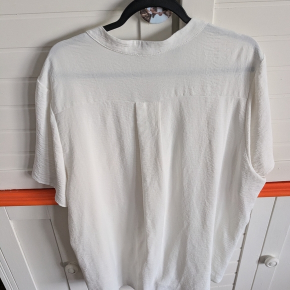 2xl entro white blouse - Picture 2 of 2